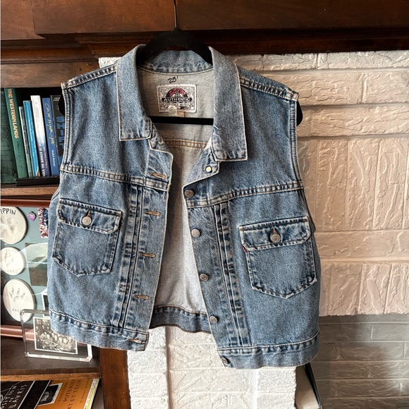 Levi's cropped denim vest vintage size large - Picture 4 of 4